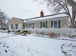 22499 Spencer Ln, Fairview Park, OH 44126