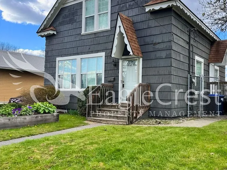 613 Locust St — Photo 1