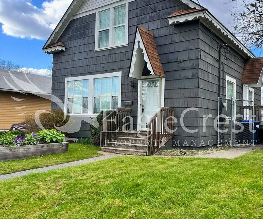 613 Locust St