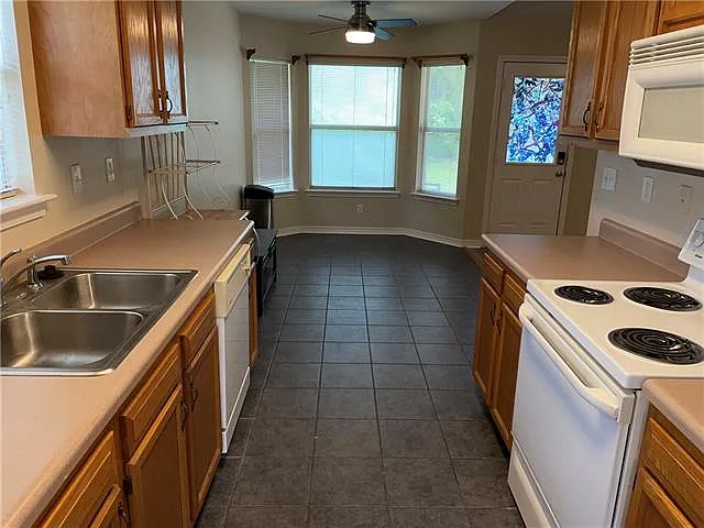 28613 E Phillip St — Photo 5