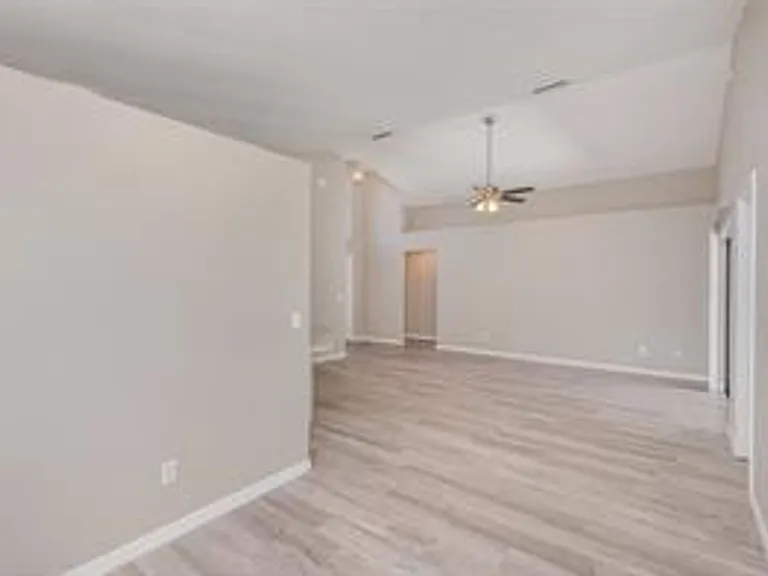 3846 Long Grove Ln — Photo 8