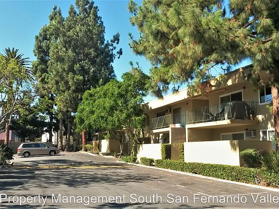 3rd image of 11138 Aqua Vista St APT 51