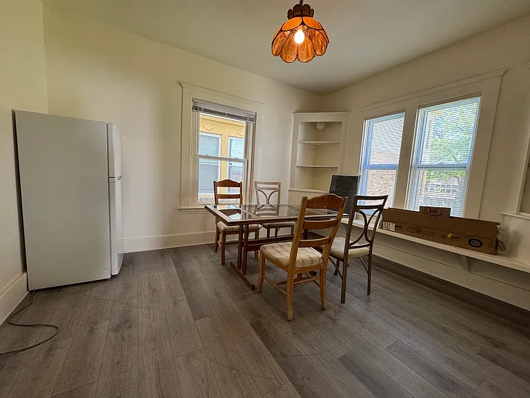 130 Roosevelt Ave #5 — Photo 5