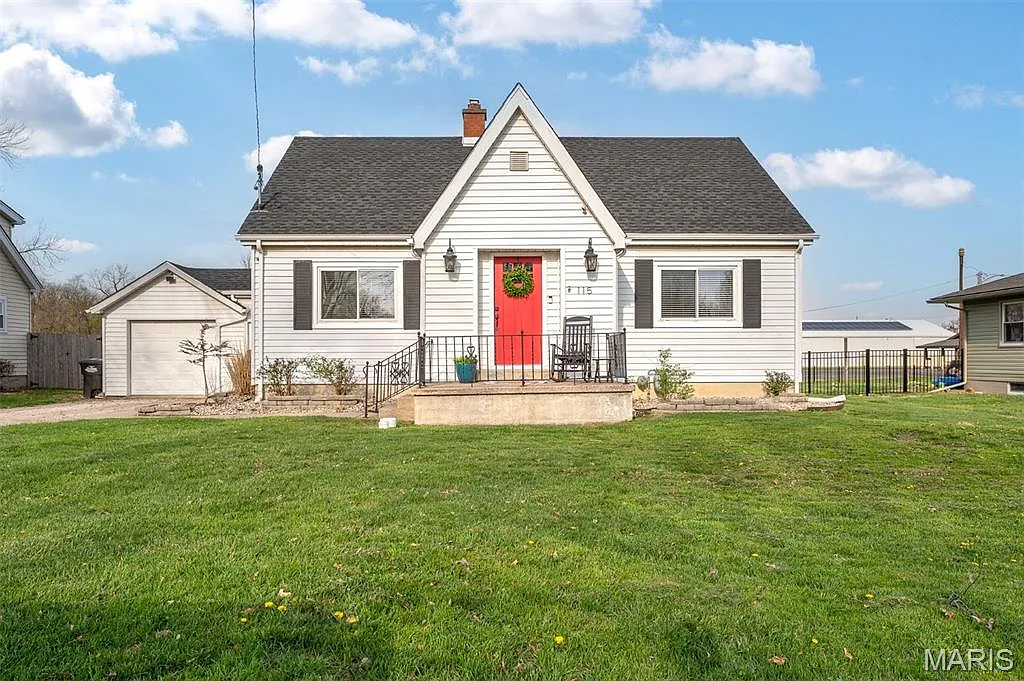 115 Allen Ave photo 1