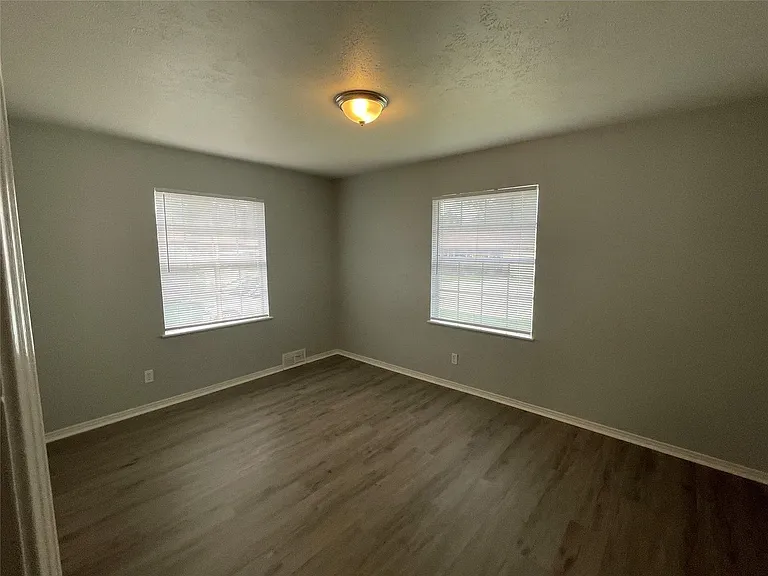 5736 Aton Ave — Photo 11