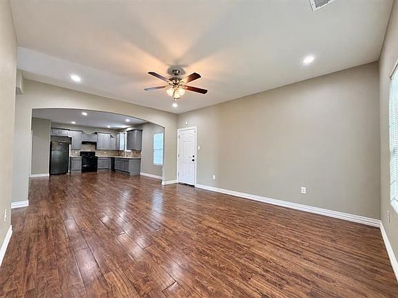 3rd image of 6041 25th St