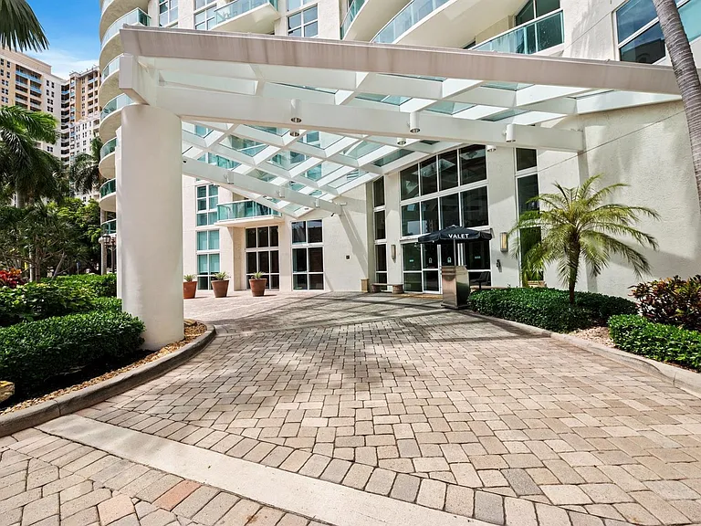 347 N New River Dr E #2309 — Photo 22