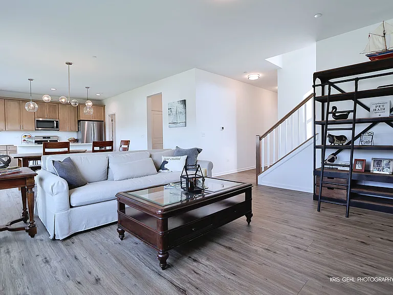 2490 Olivia Ct — Photo 6