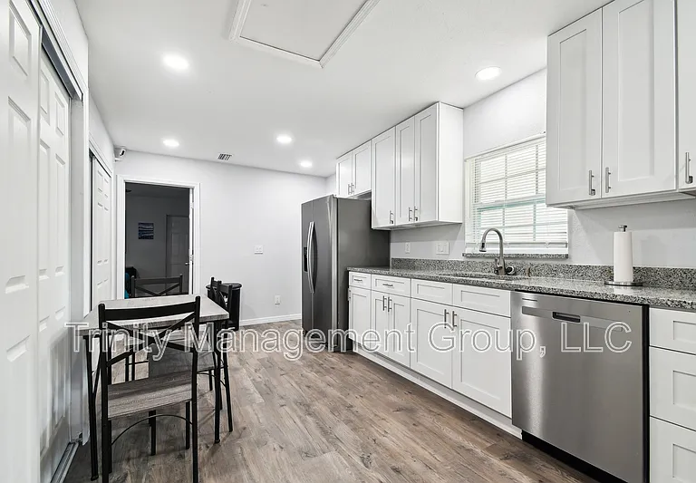 1051 Dogwood Dr #1 — Photo 8