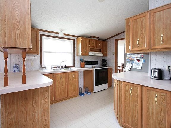5th image of 9185 NW 170th St
