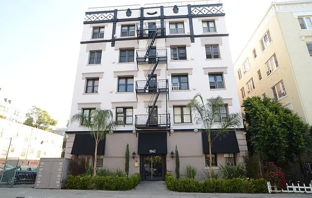 Chateau Hollywood — Photo 4