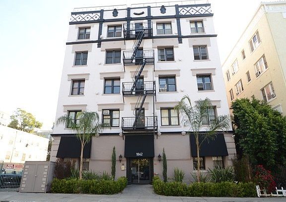 4th image of 1842 N Cherokee Ave #202
