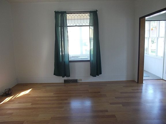 5th image of 122 S Curry St #12