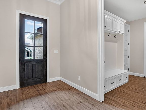 5th image of 1215 Desert Rose Dr