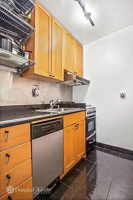 Rented by Bank Neary | media 5