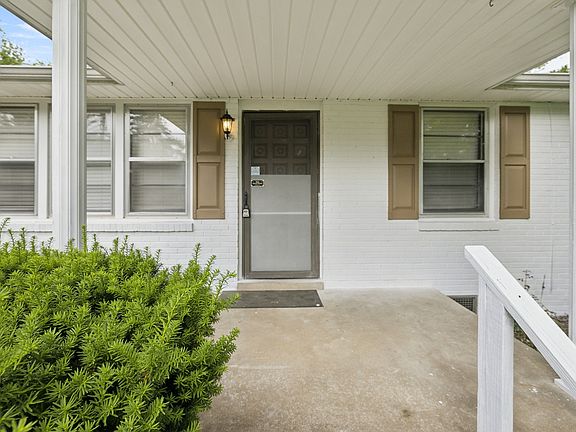 2nd image of 141 Mankin St