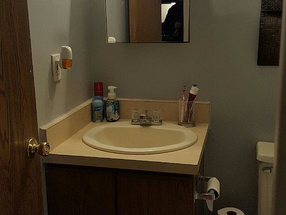 5th image of 34711 Jefferson Ave APT 8