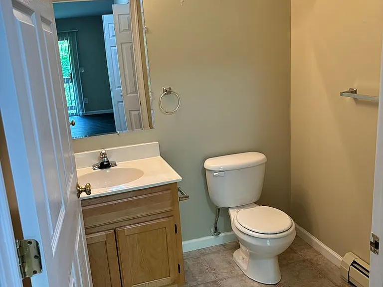 Lakepointe Apartment Homes — Photo 17