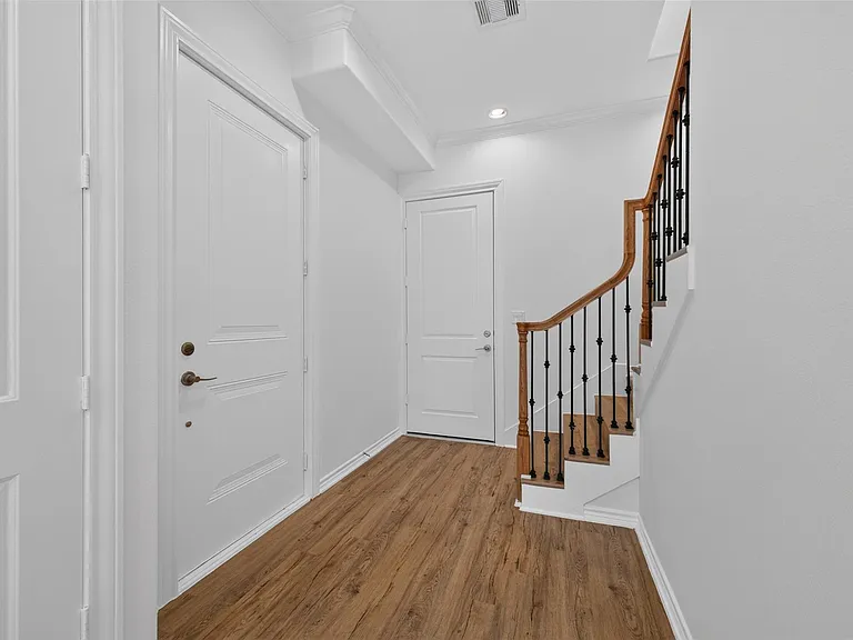 3229 Real St #B — Photo 35