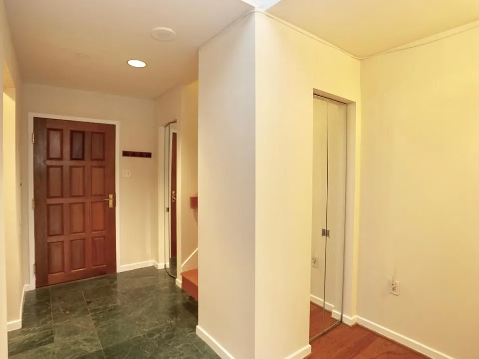 1530 Key Blvd #104