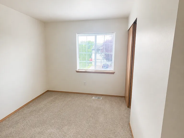 10628 57th Dr NE — Photo 10