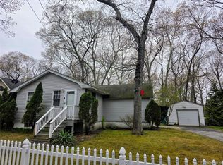 117 Maple Avenue, Flanders, NY 11901