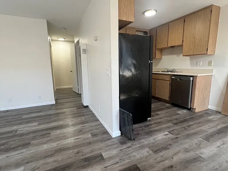 3440 Helix St — Photo 5
