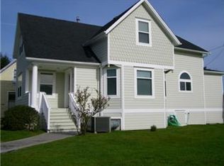 859 5th Ave, Seaside, OR 97138