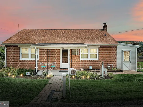 329 Pine St, Glen Rock, PA 17327