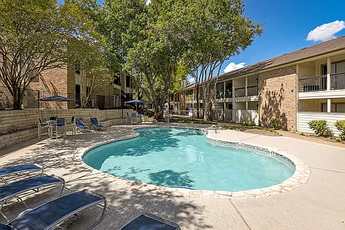 Cricket Hollow Apartments Photo 1