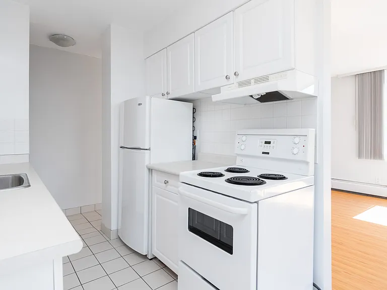 2324 W 1st Ave #201 — Photo 5