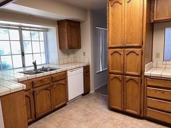 2nd image of 9145 La Maison Cir