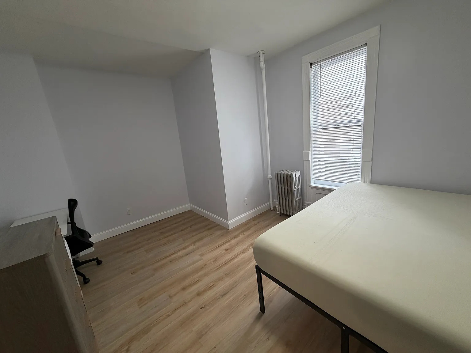 3 bed, 1300 sqft, $2,475 — Photo 3