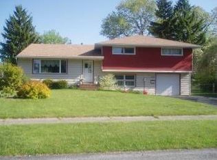 344 Whipple Ln, Rochester, NY 14622