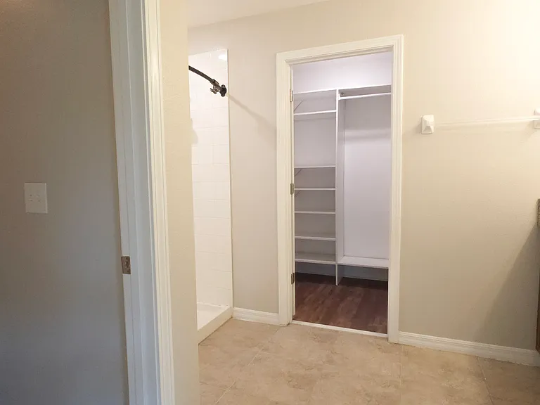 10207 Boggy Moss Dr — Photo 12