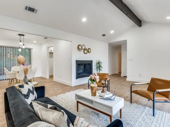 5204 Blue Valley Ct, Fort Worth, TX 76112