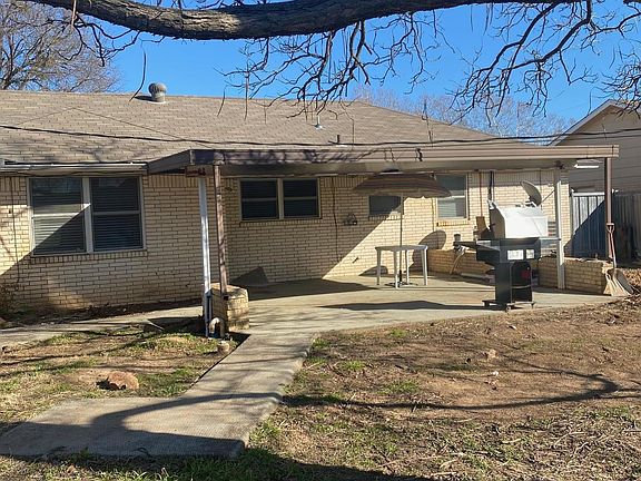 3rd image of 424 Claremont Dr
