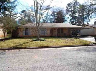 1116 Rolling Hills Dr, Longview, TX 75604