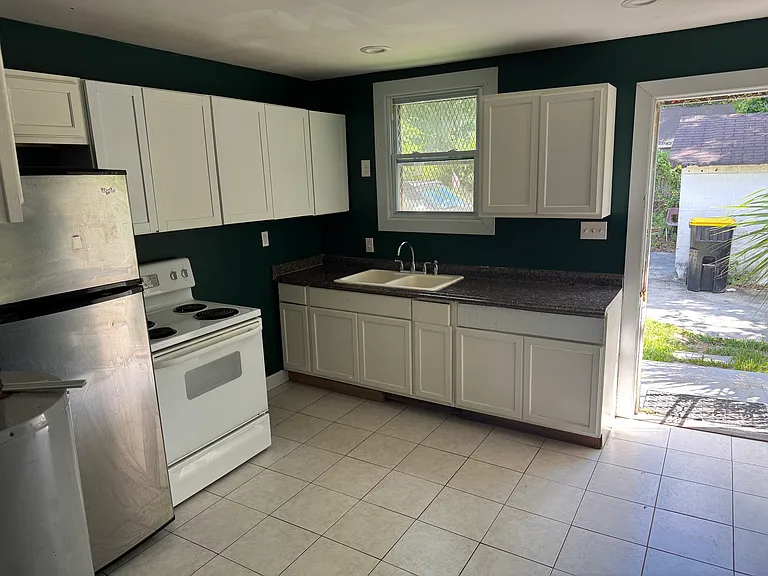 503 Staley Ave — Photo 3