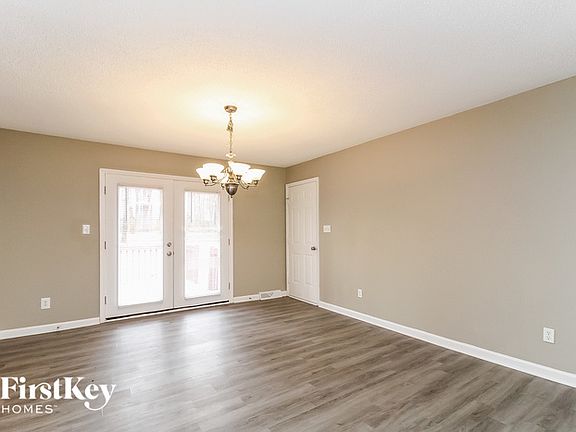 4th image of 1493 Chimney Rock Dr
