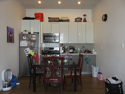 Rented by Rennit Inc. | media 44