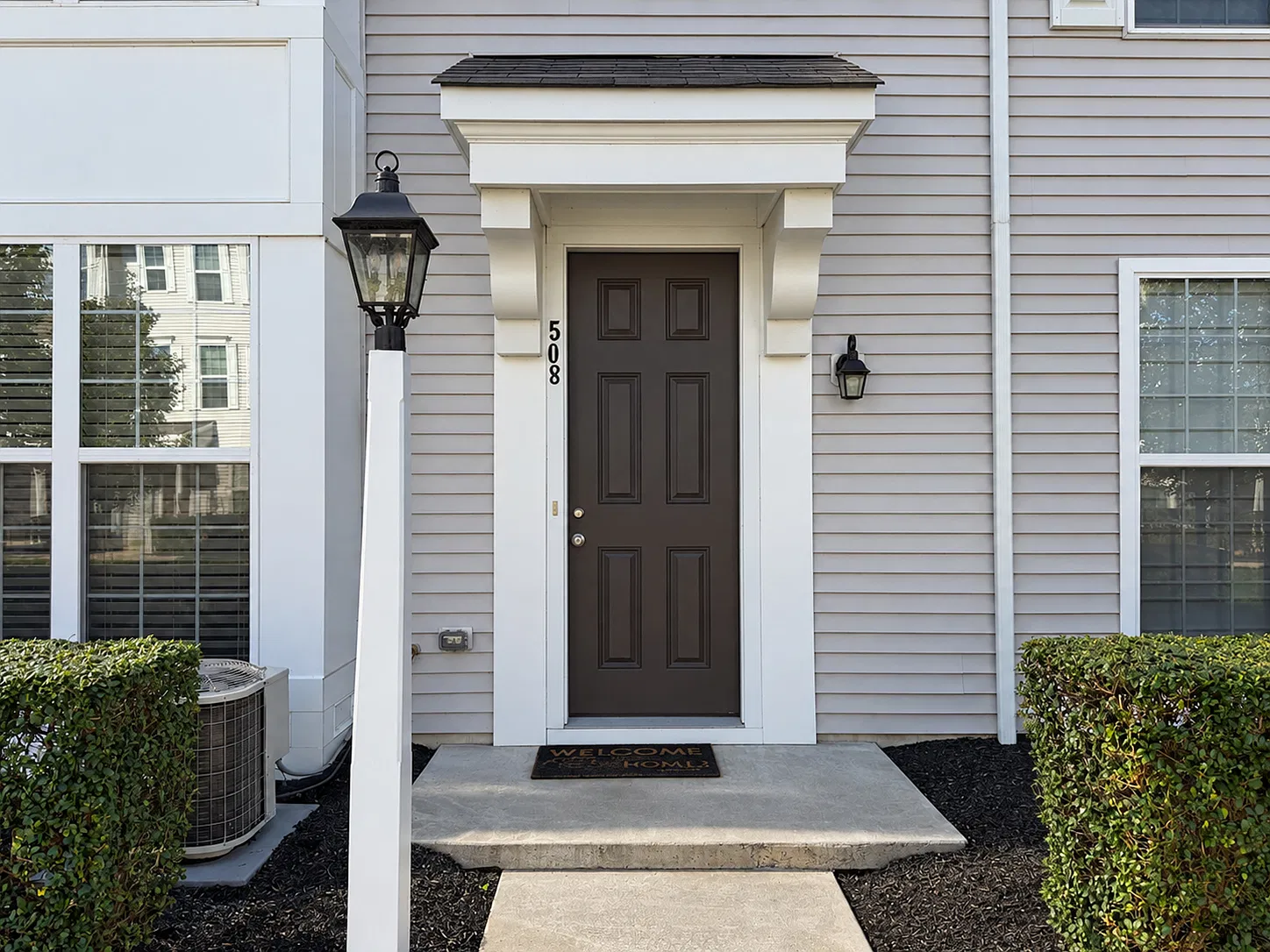 3 bed, 3.5 bath, 1976 sqft, $2,595 — Photo 3