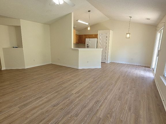 2nd image of 328 Highgate Cir