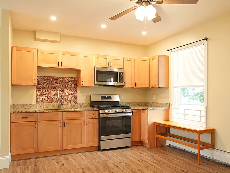 20 Kensington Ave #20 — Photo 2