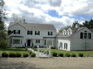 2 Farmhill Rd, Sewickley, PA 15143