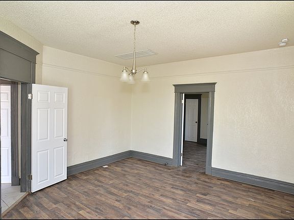 2nd image of 2111 Portland Ave #A-b