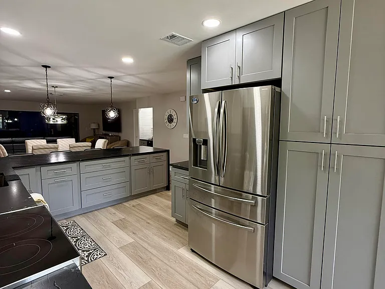 20 Westgate Ln #F — Photo 1