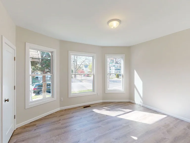 365 Winthrop Ave — Photo 9