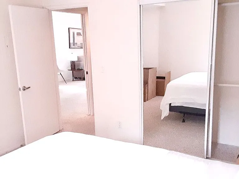 Portofino Place Apartments — Photo 18