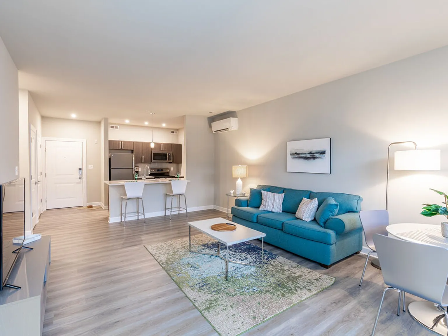 Solara Luxury Apartments — Photo 2